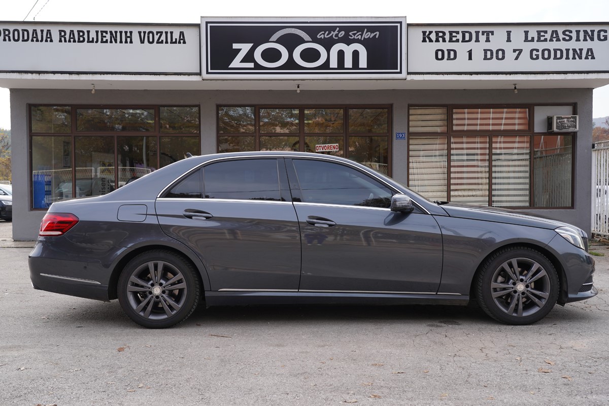 Mercedes-Benz E-Class
 E 220 BLUETEC