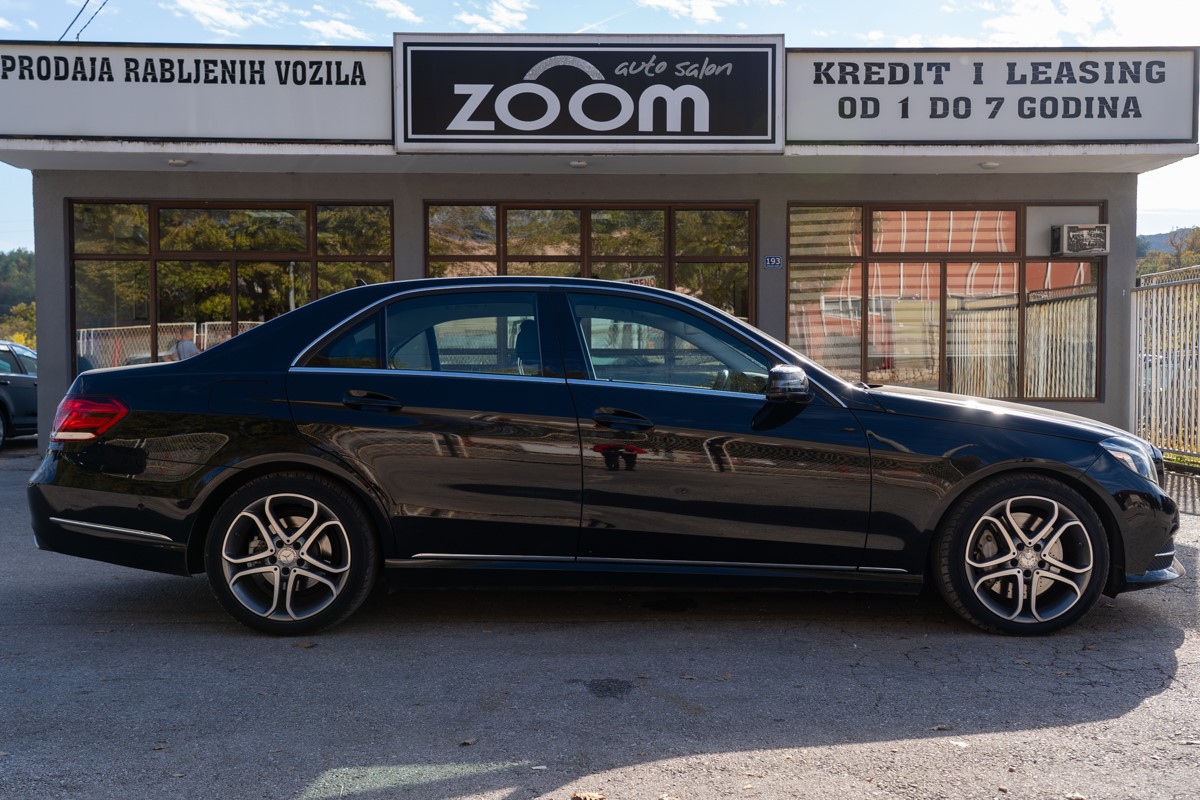 Mercedes-Benz E-Class
 E-350