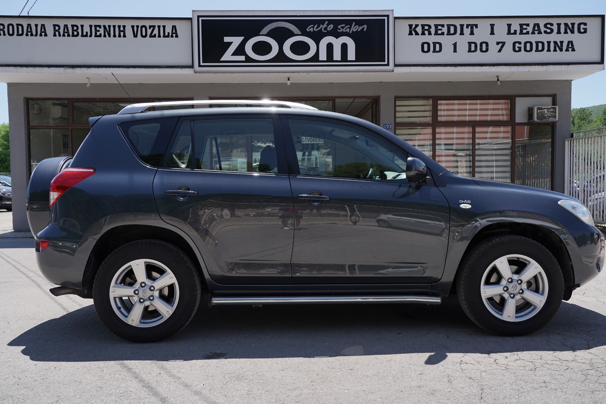 Toyota
 RAV4
 2,2 D
