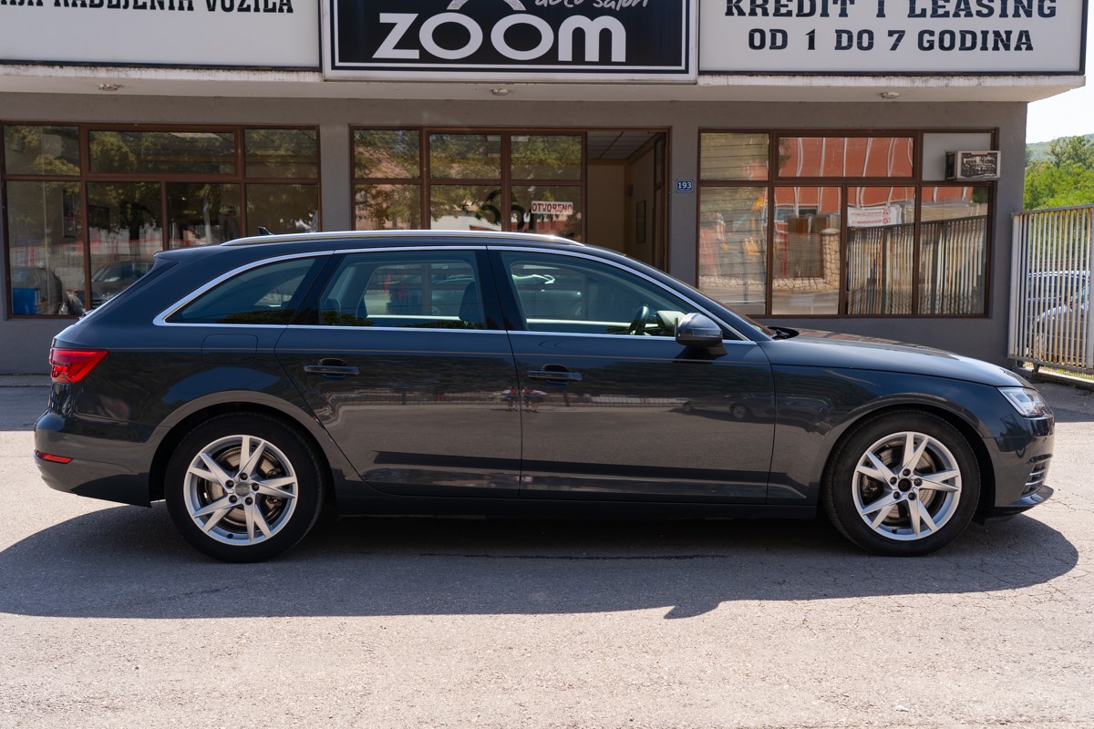 Audi A4
 2.0 TDI Executive Plus