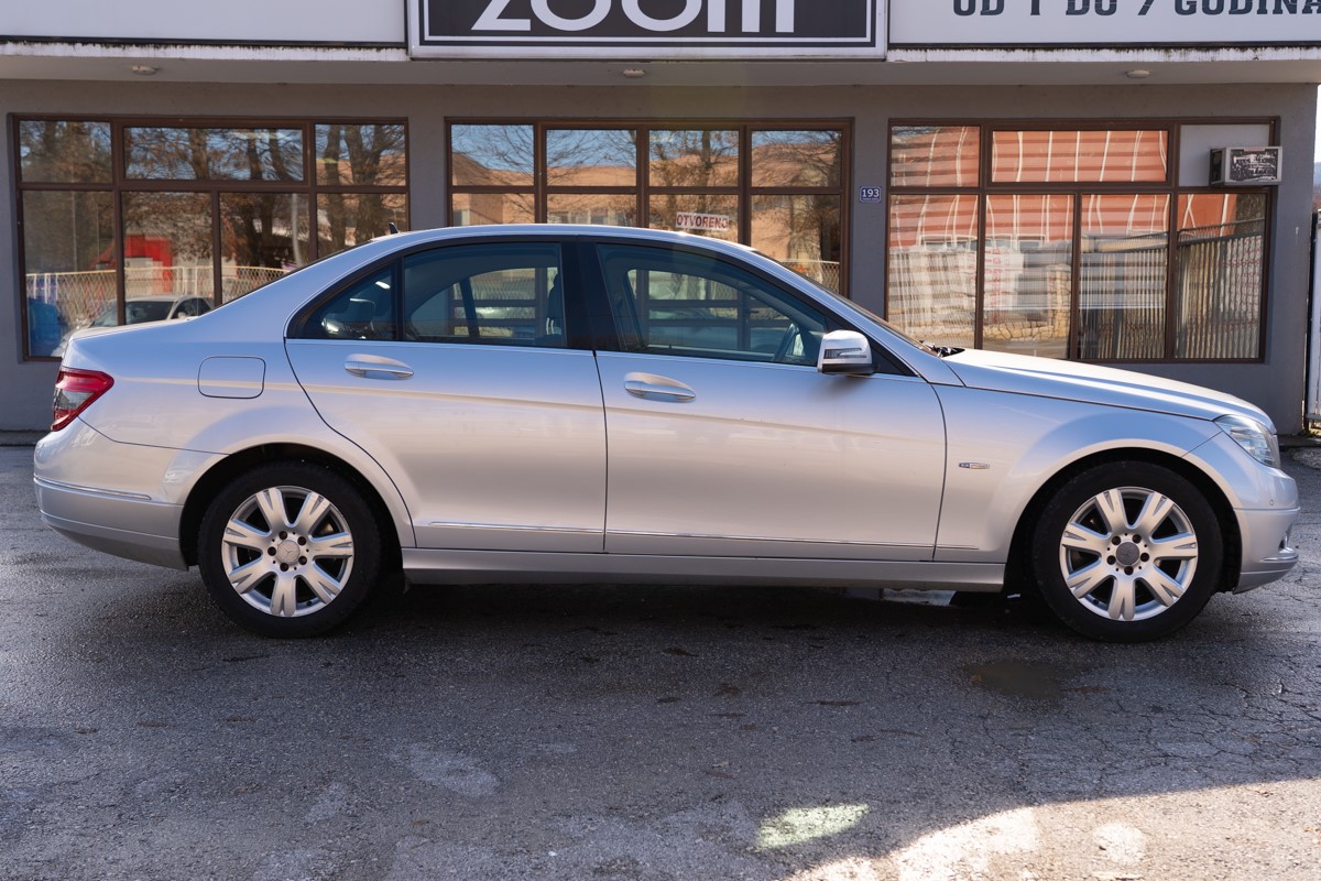 Mercedes-Benz C-Class
 200 CDI