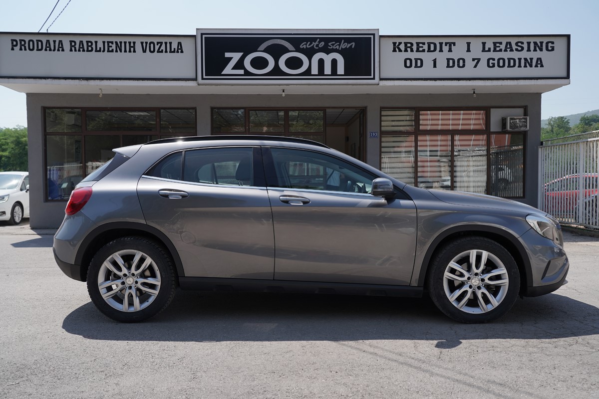 Mercedes-Benz GLA 220 D 4MATIC