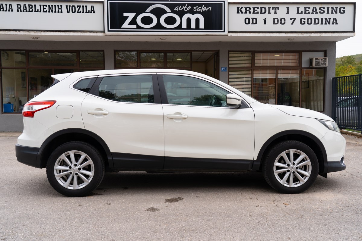 Nissan
 Qashqai 1,6 DCI