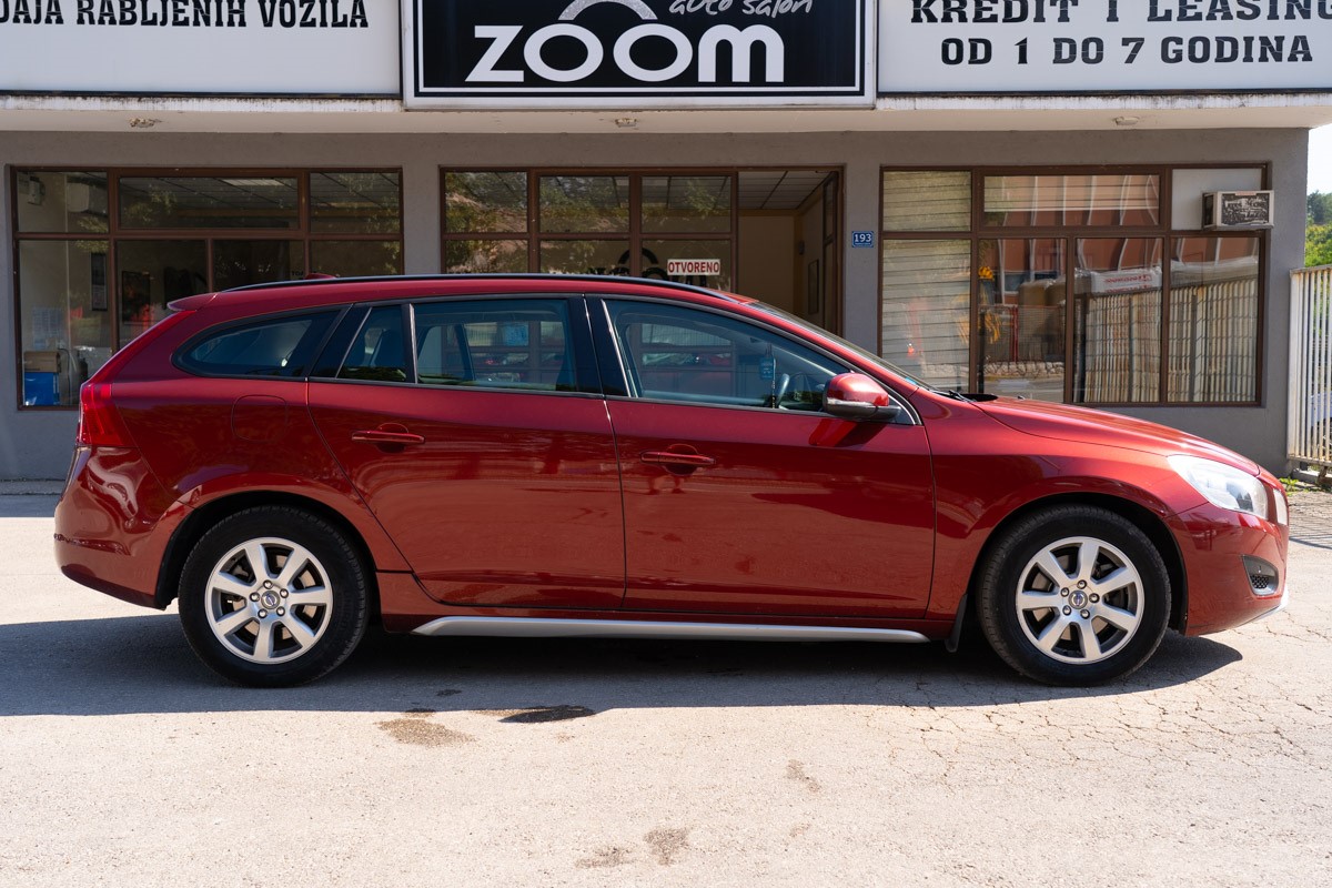 Volvo
 V60 2,0 D