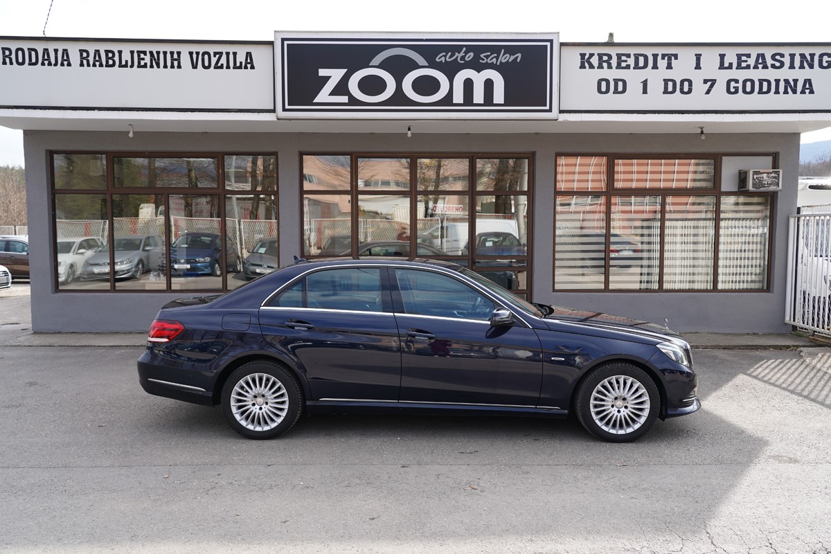 Mercedes-Benz E-Class
 220 CDI