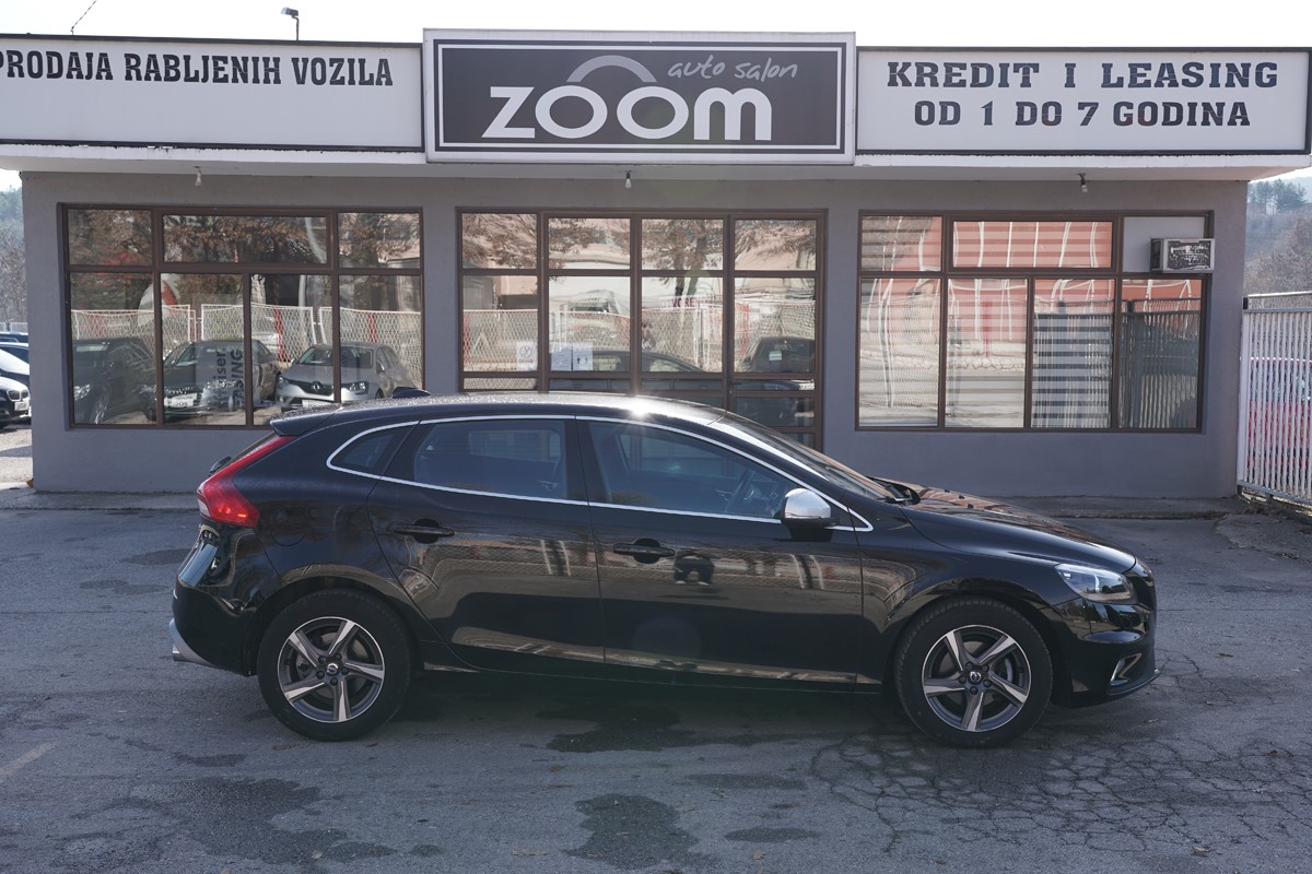 Volvo
 V40 D2 BUSINESS SPORT 5D