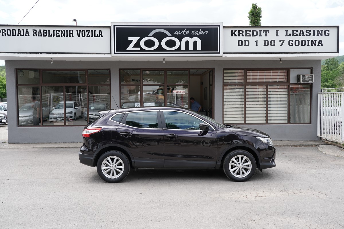 Nissan
 Qashqai 1.5 DCI