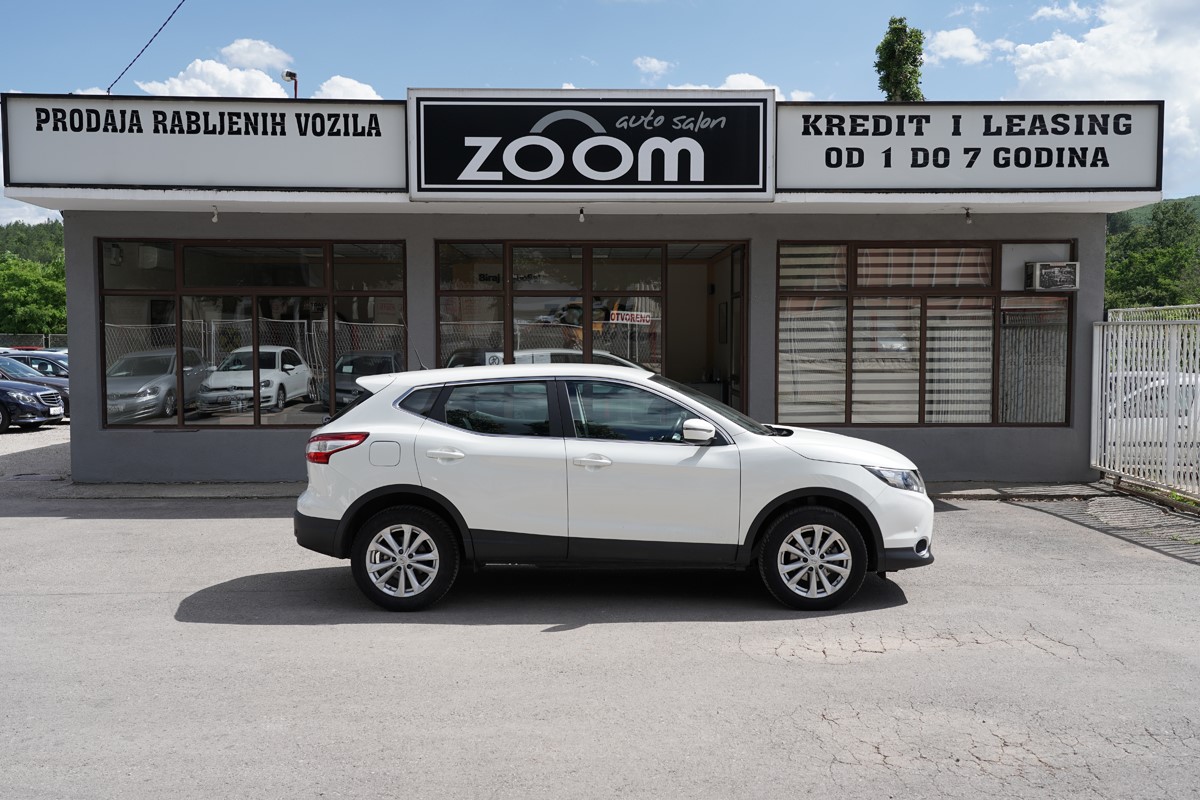 Nissan
 Qashqai 1.5 DCI