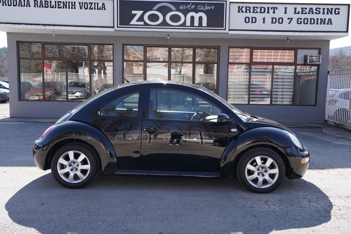 Volkswagen New Beetle
 1,6 BENZIN