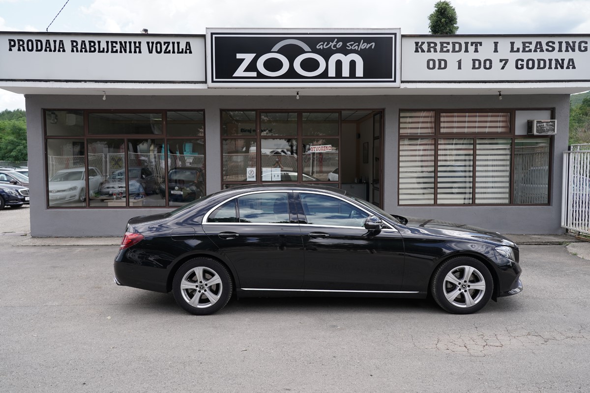Mercedes-Benz E-Class
 220 D Avantgarde 