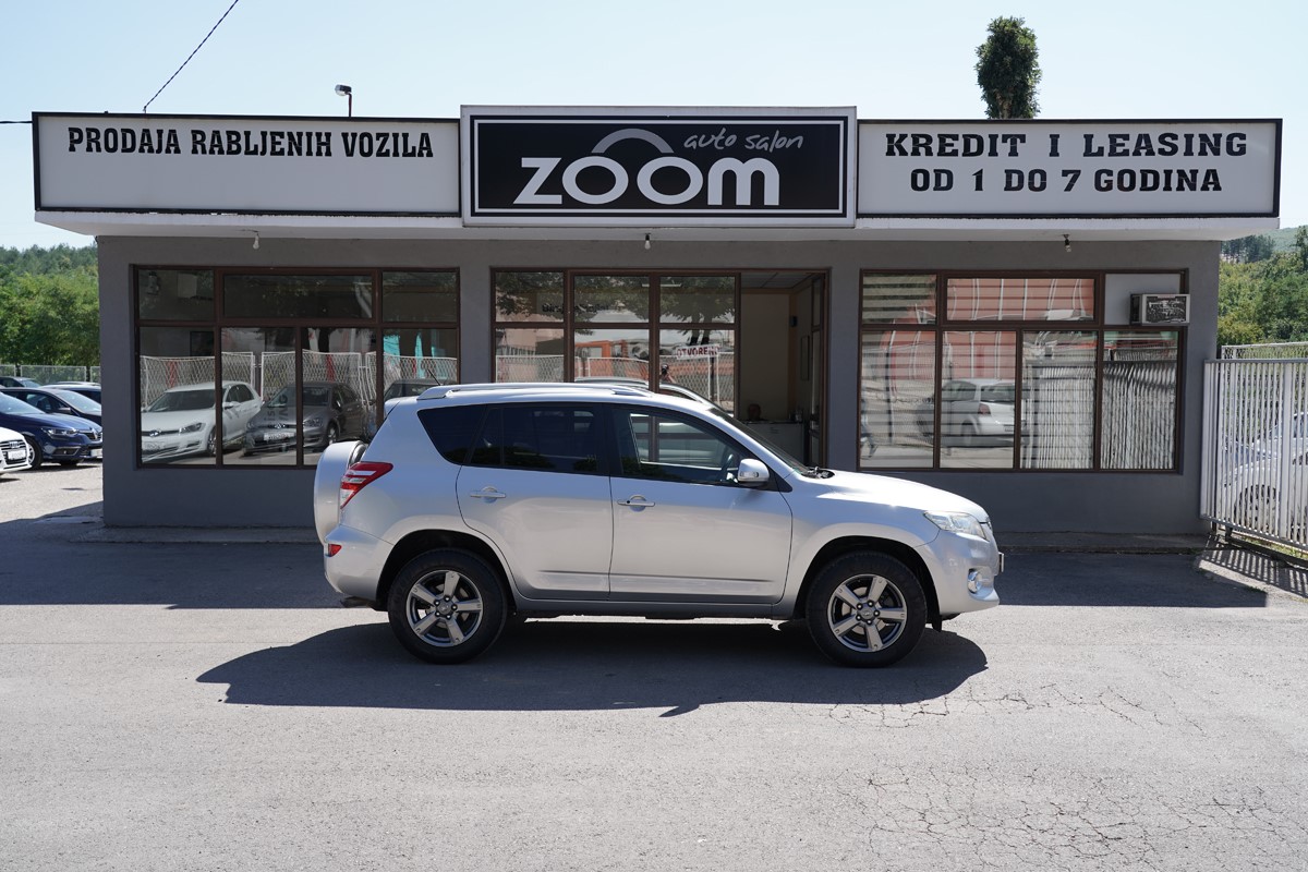 Toyota
 RAV4
 2,2 D
