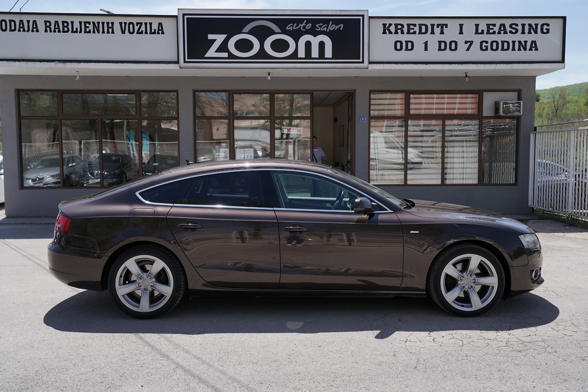 Audi A5
 2.0 TDI