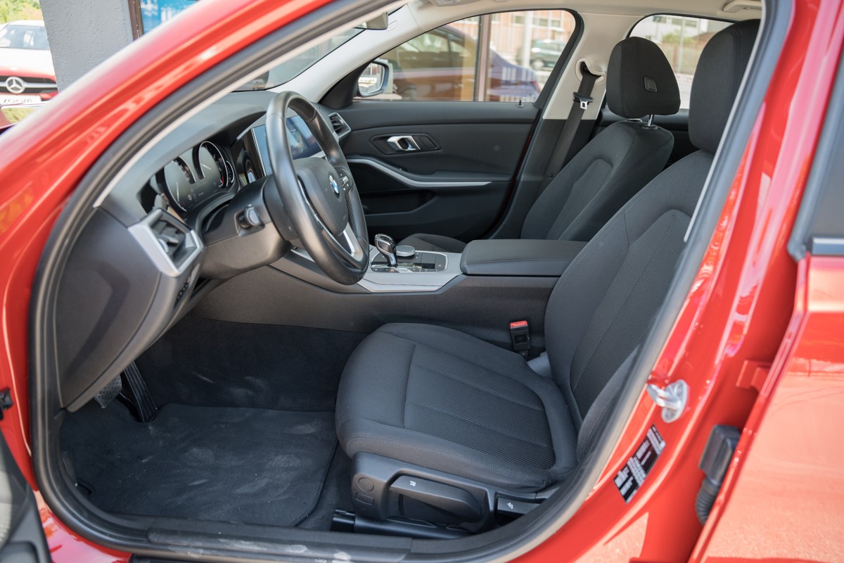 BMW
 3-Series 318D 