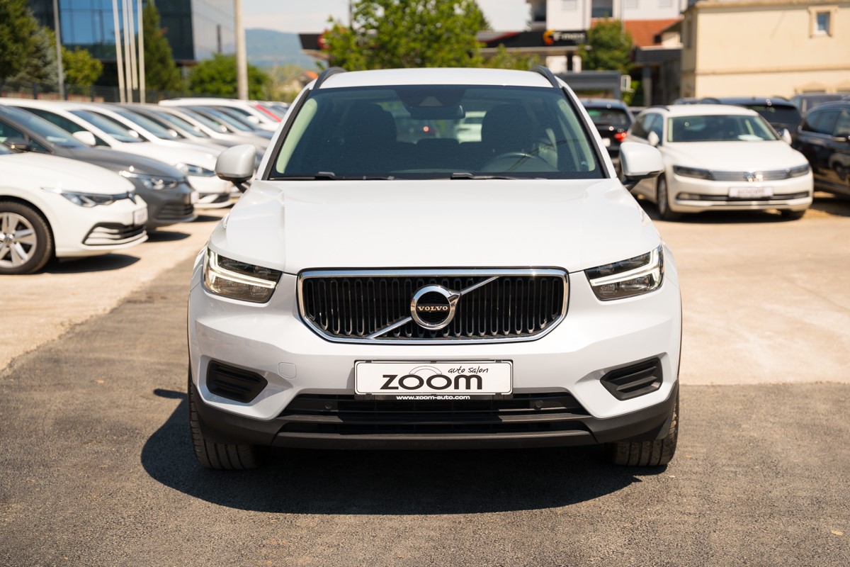Volvo
 XC40 2.0  D3