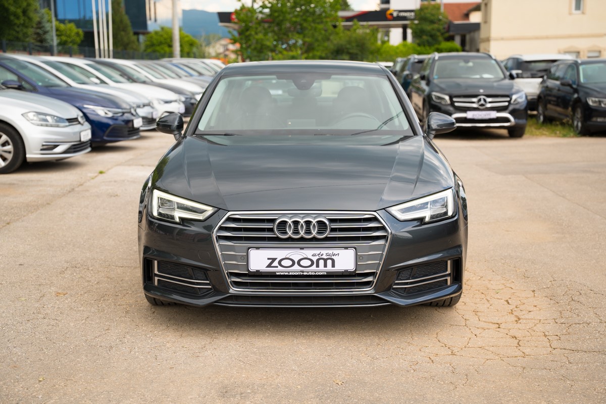 Audi A4
 2.0 TDI S line
