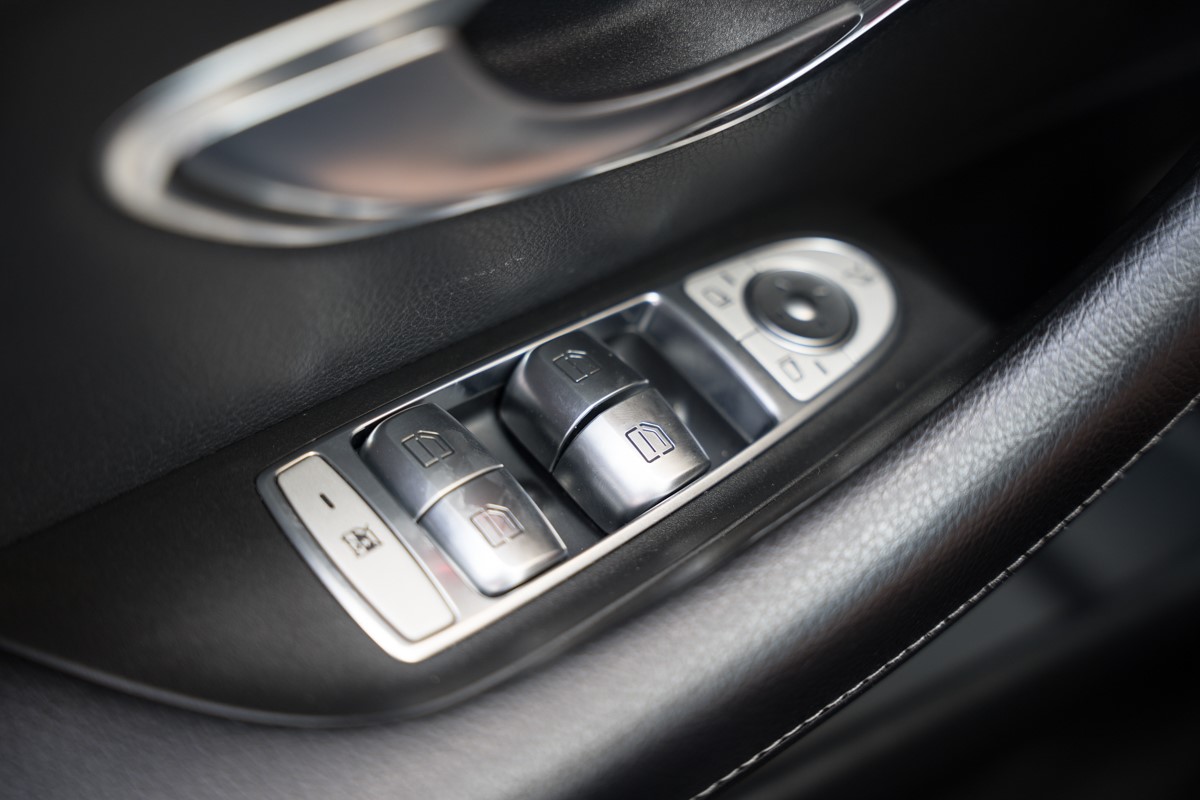 Mercedes-Benz E-Class
 220 D AMG
