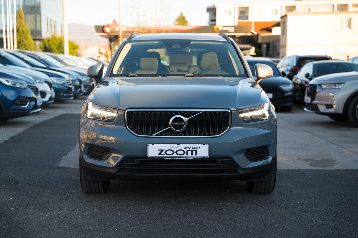 Volvo
 XC40 2.0 D D3