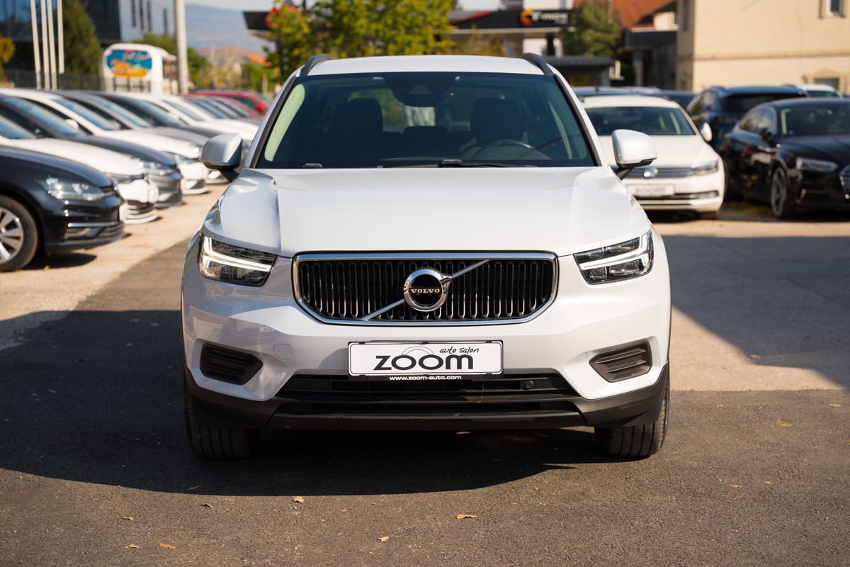 Volvo
 XC40 2.0 D