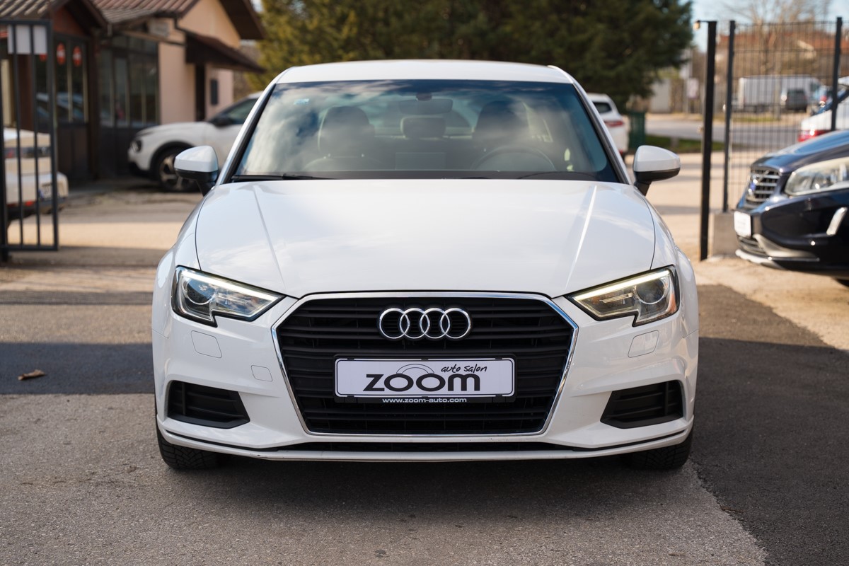 Audi A3
 1.6 TDI S-tronic