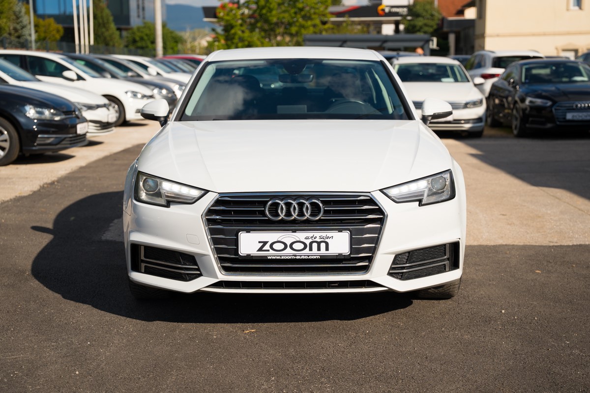 Audi A4
 35 TDI S-Tronic