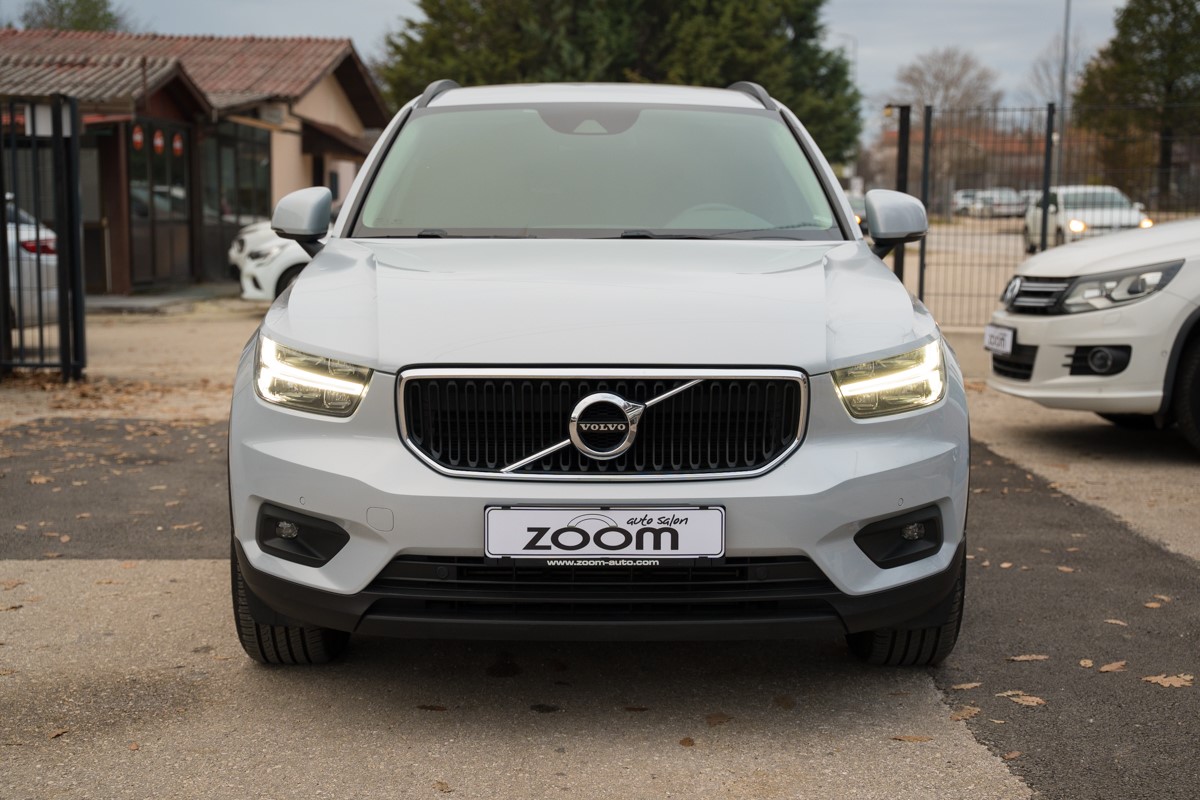Volvo
 XC40 2.0 D D3