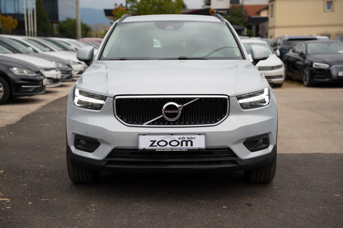 Volvo
 XC40 2.0 D D3