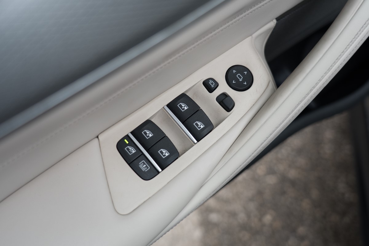 BMW
 5-Series 530 X Drive