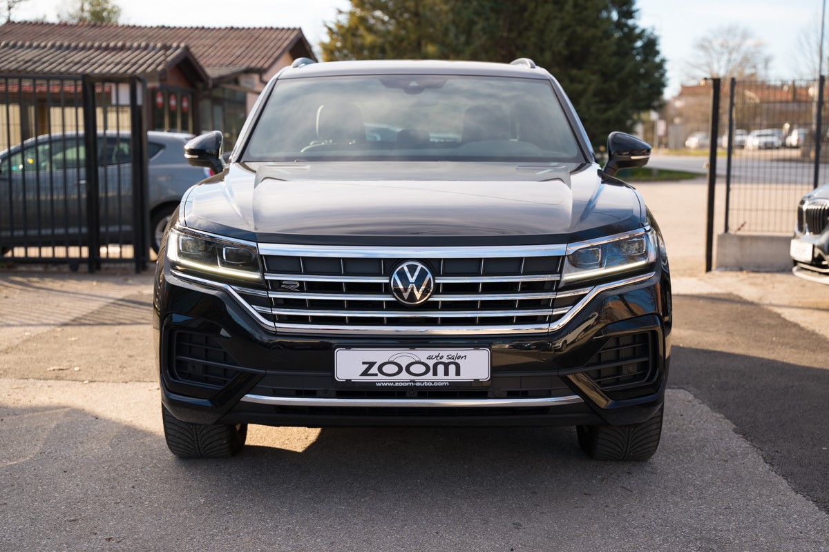 Volkswagen Touareg
 3.0 TDI R line 4MOTION