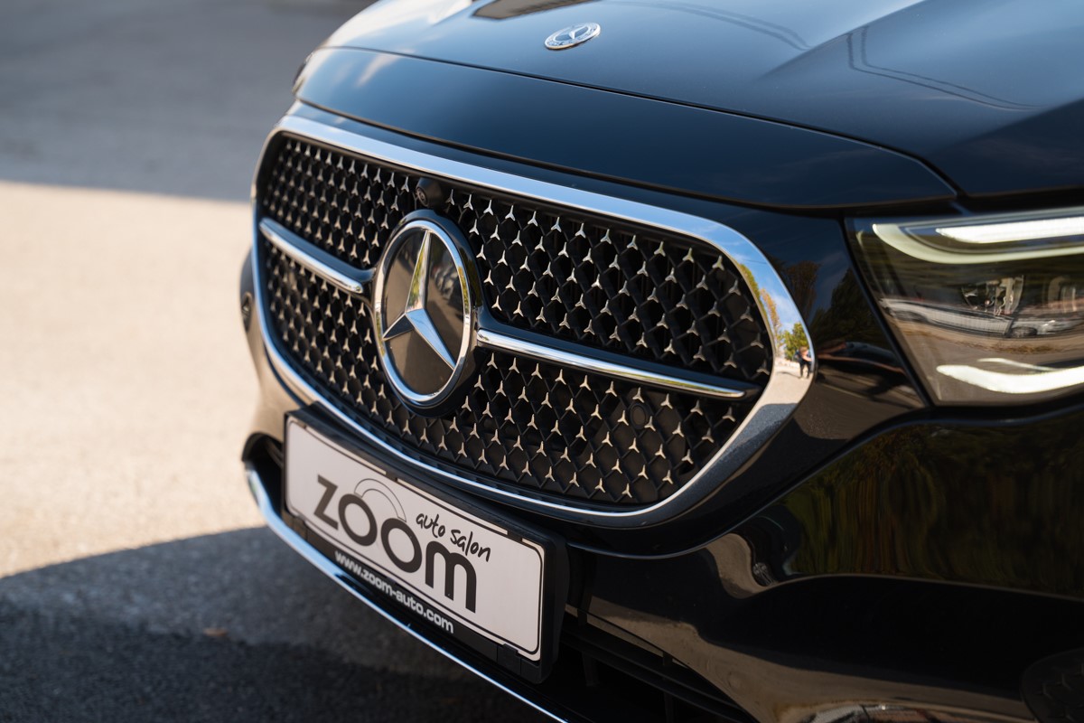 Mercedes-Benz E-Class
 220d Luxury Line