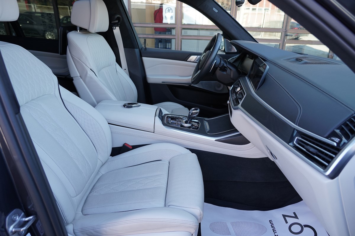 BMW
 X7 XDRIVE M50D