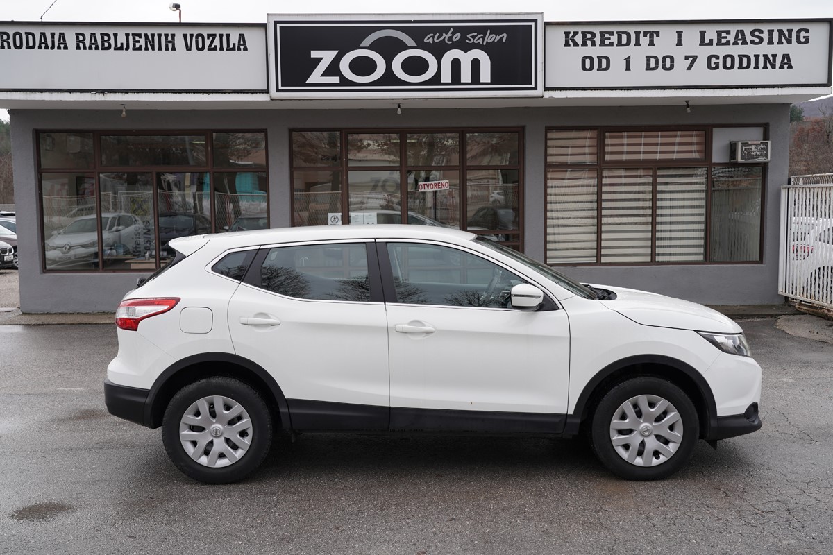 Nissan
 Qashqai 1.5 DCI