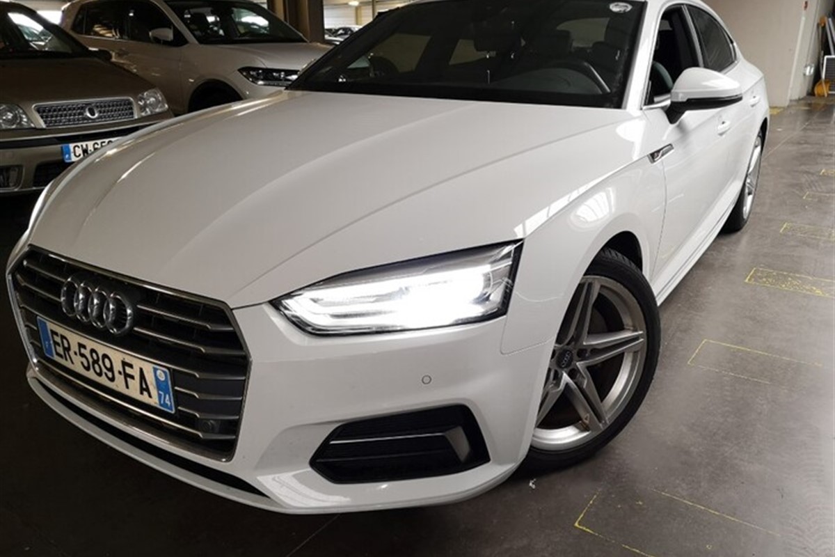 Audi A5
 2.0 TDi Sportback S line