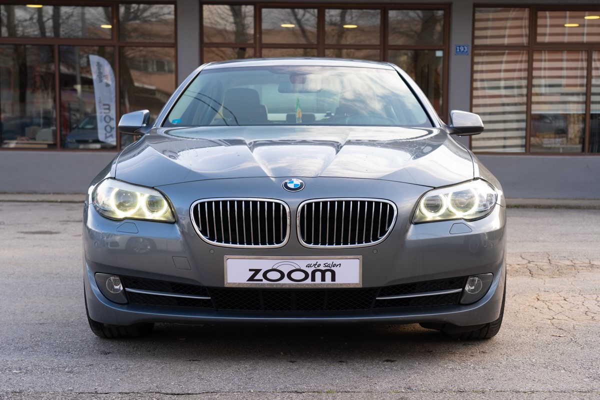 BMW
 5-Series 530d