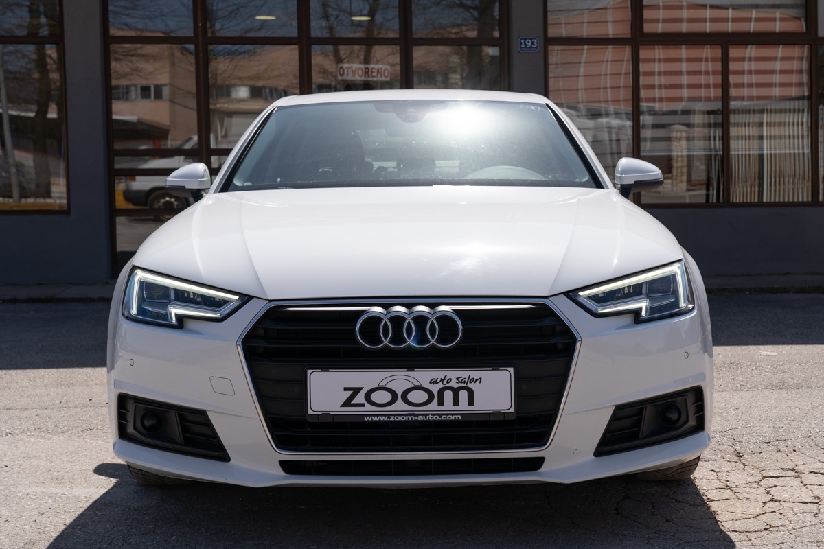 Audi A4
 2.0 TDi Ultra S-tronic Business