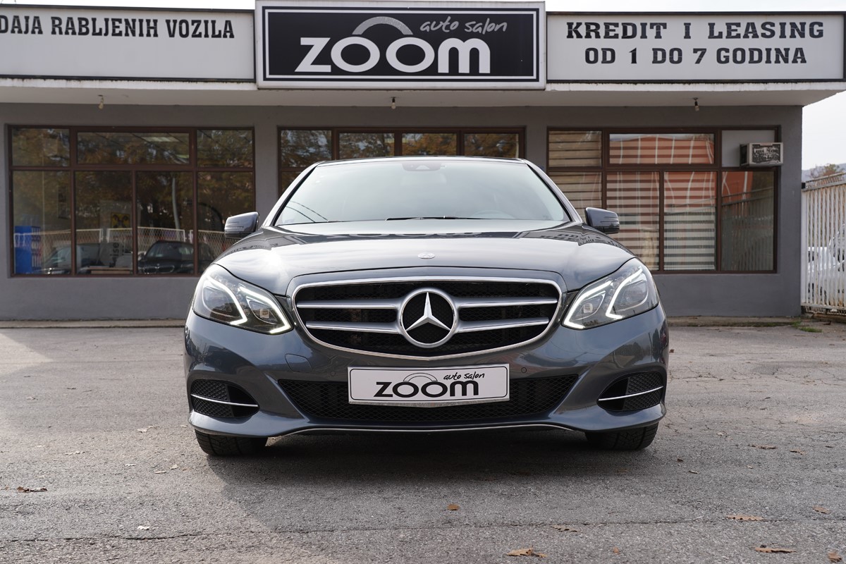 Mercedes-Benz E-Class
 E 220 BLUETEC