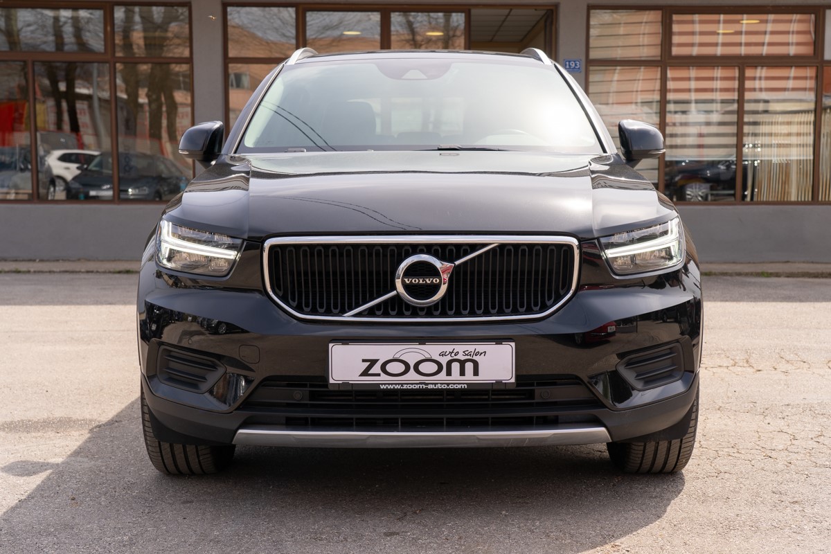 Volvo
 XC40 D4 AWD Geartronic Business