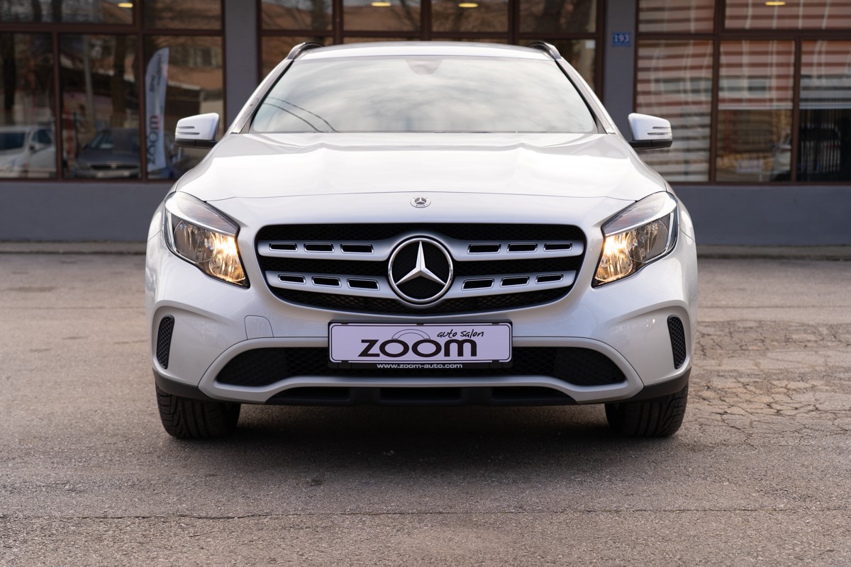 Mercedes-Benz GLA 200 D STOCK