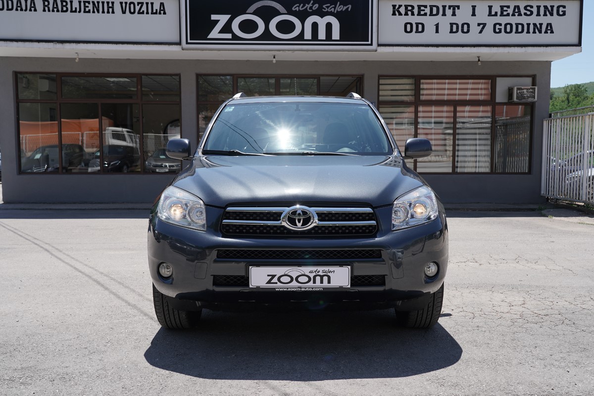Toyota
 RAV4
 2,2 D