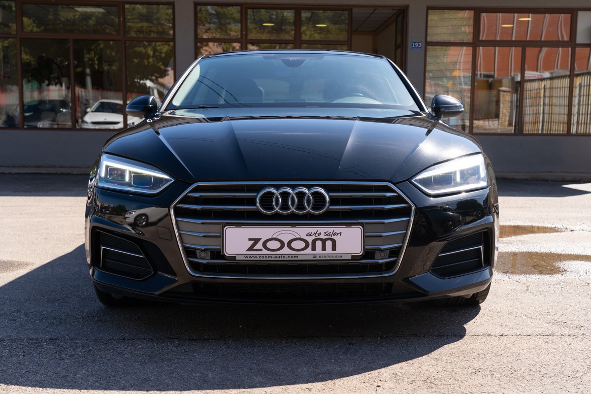 Audi A5
 2.0 TDi Sportline