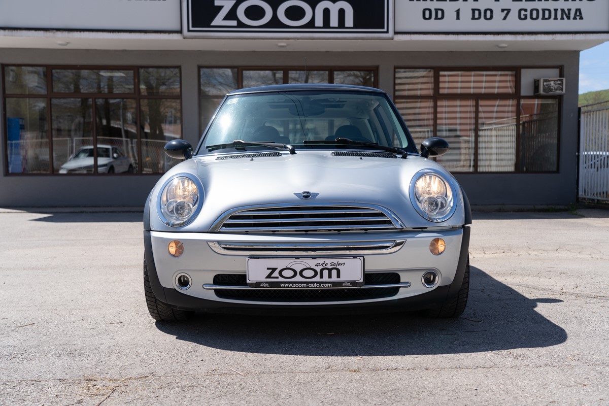 MINI
 Cooper 
 1,6 Benzin