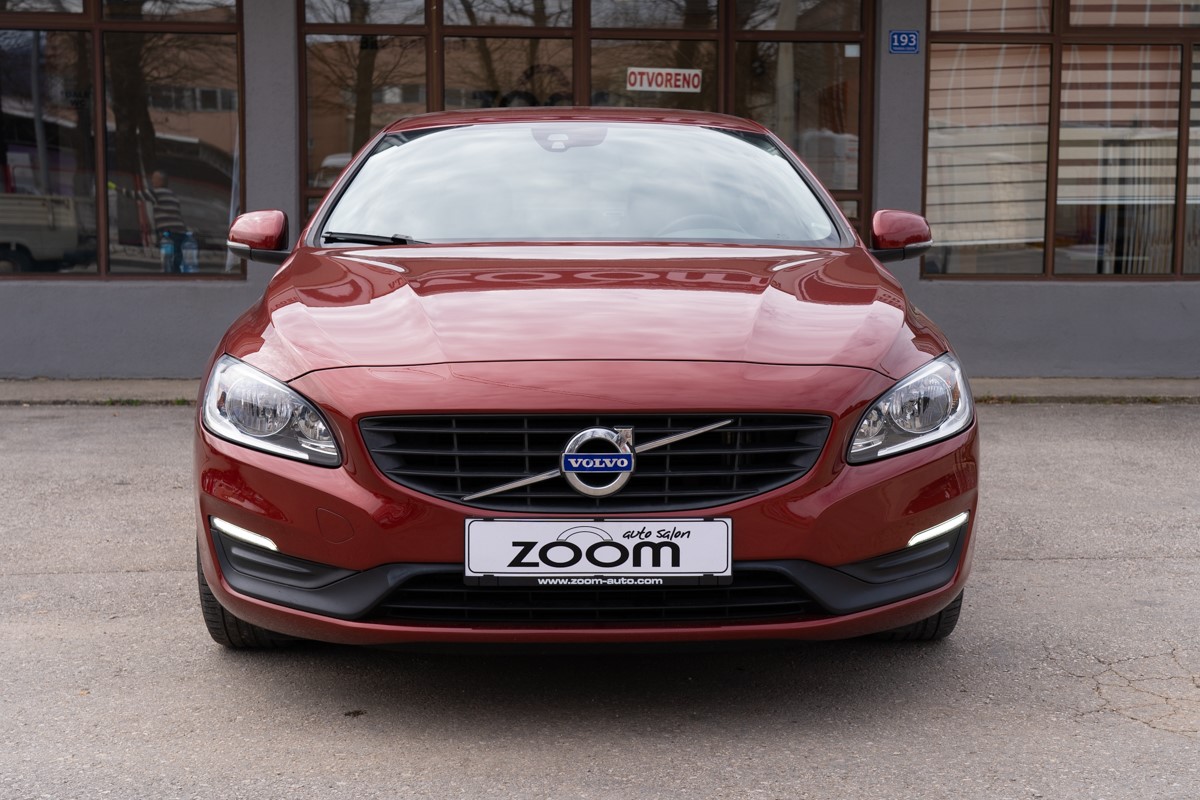 Volvo
 S60
 2.0D D2 Kinetic Business