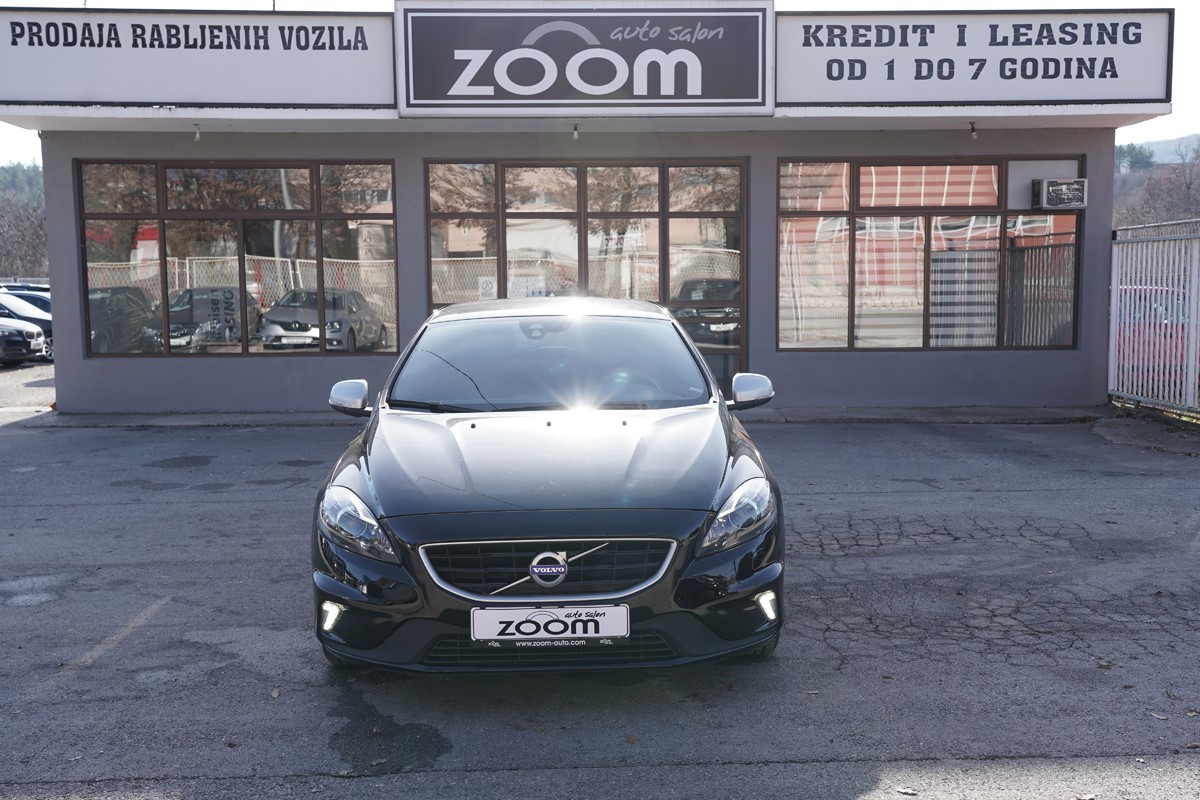 Volvo
 V40 D2 BUSINESS SPORT 5D