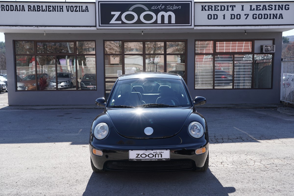 Volkswagen New Beetle
 1,6 BENZIN
