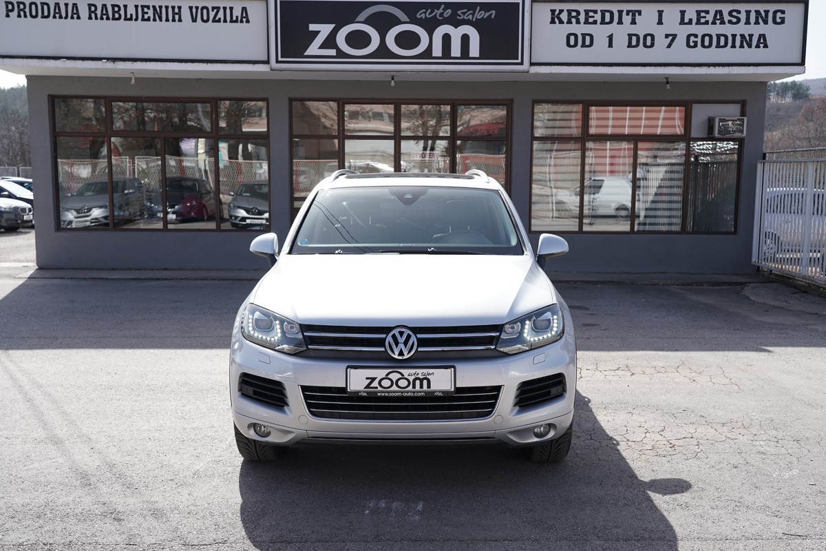 Volkswagen Touareg
 3.0 TDI 4 MOTION