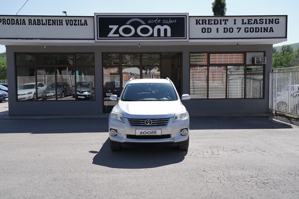 Toyota
 RAV4
 2,2 D