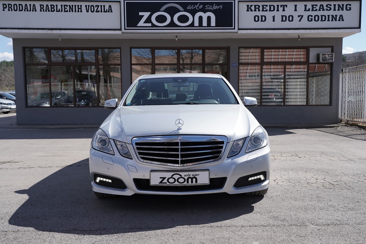 Mercedes-Benz E-Class
 E 220 CDI AVANTGARDE