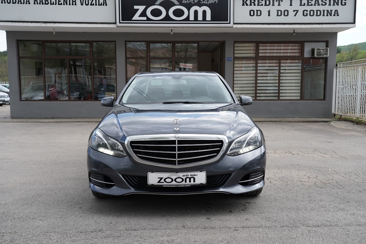 Mercedes-Benz E-Class
 200 CDI