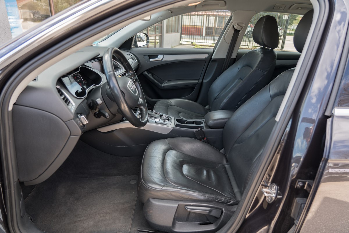 Audi A4
 2.0 TDI Quattro