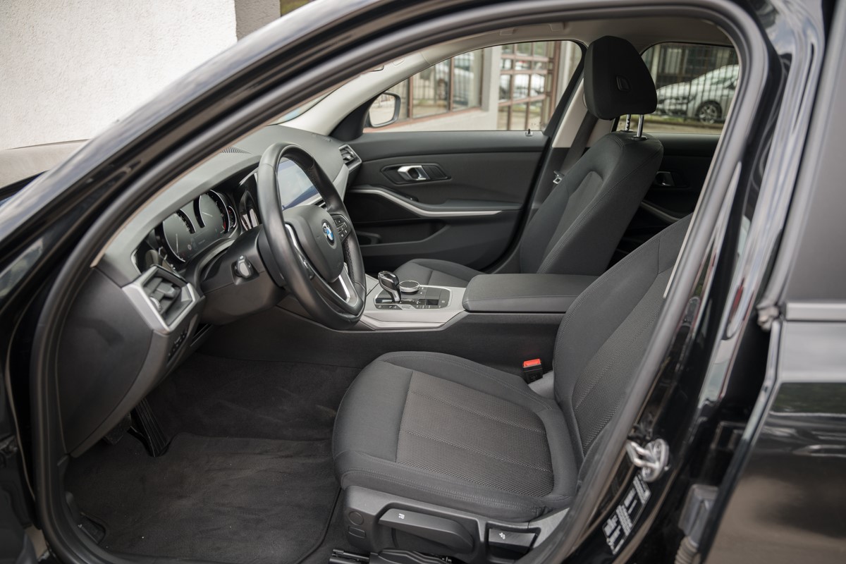 BMW
 3-Series 2.0 D