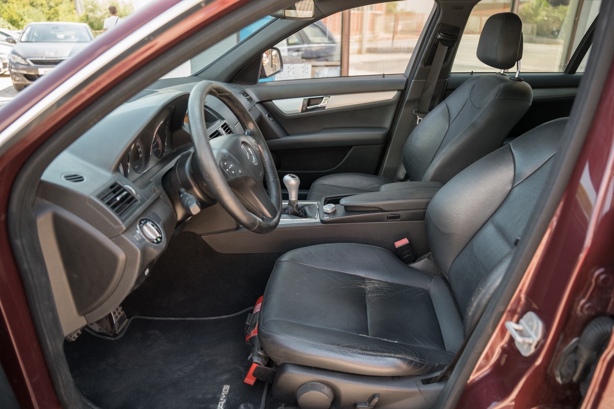 Mercedes-Benz C-Class
 220 CDI AMG